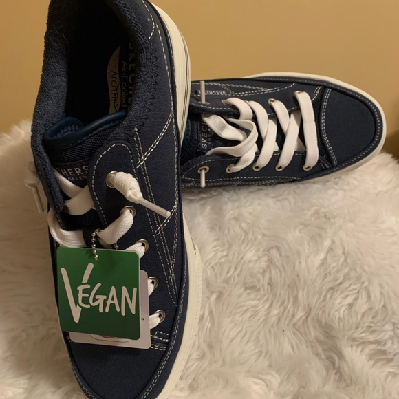 SKECHERS ladies Arcata Vegan Navy Blue Arch Fit sneakers size 8.5 NIB NWT - Picture 1 of 14